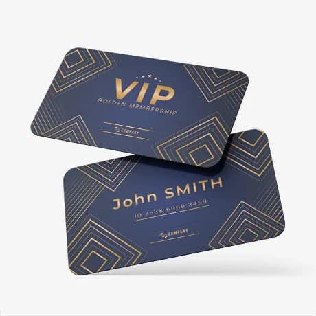 Cartes en plastique personnalisées avec dorure, 
hologramme et finition premium.
