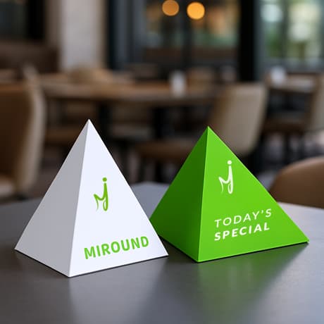 Baliedisplays piramide