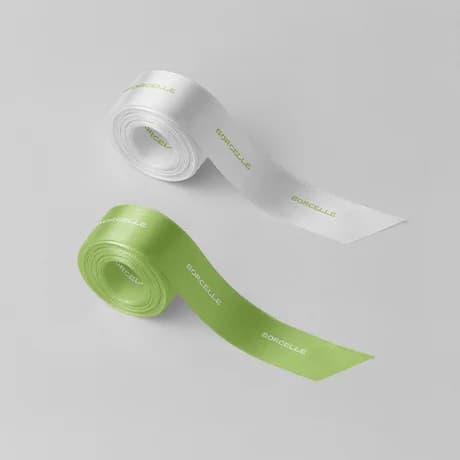 Rubans cadeaux blancs