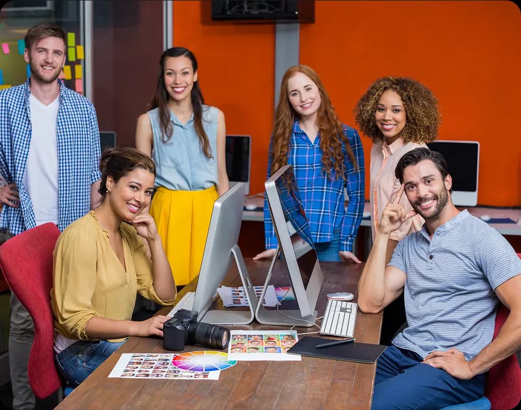 Conception personnalisée équipe créative - Studio graphique flyer.be